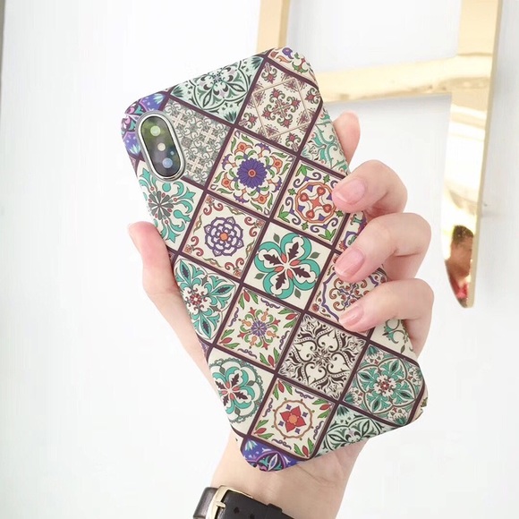 iPhone X/7/8/7PLUS/8PLUS PALACE FLOWERS CASE - Picture 2 of 7